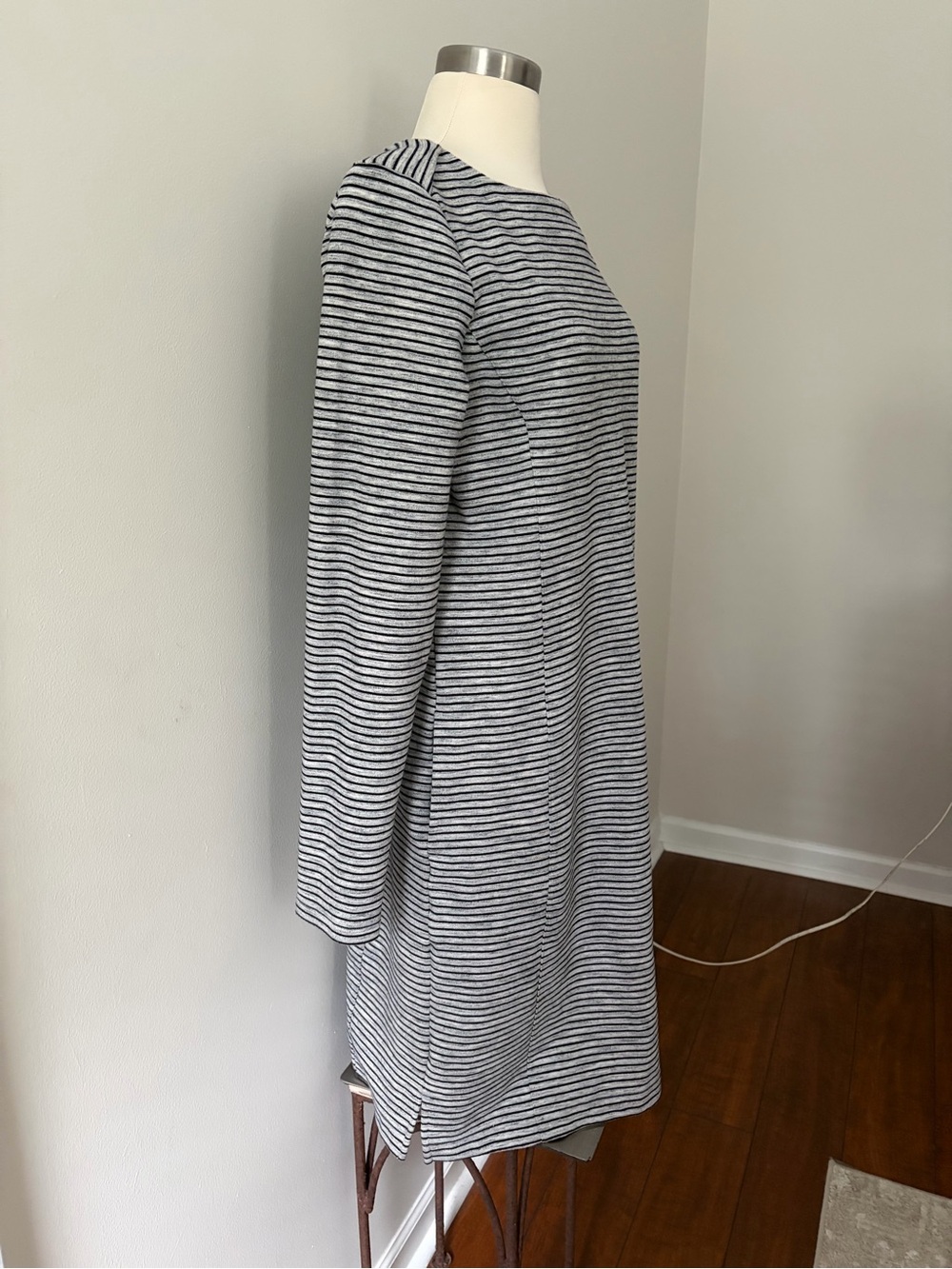 Duluth Trading Co Porte Pro Stretch Striped Long-Sleeve Dress Gray & Black M - Picture 3 of 8